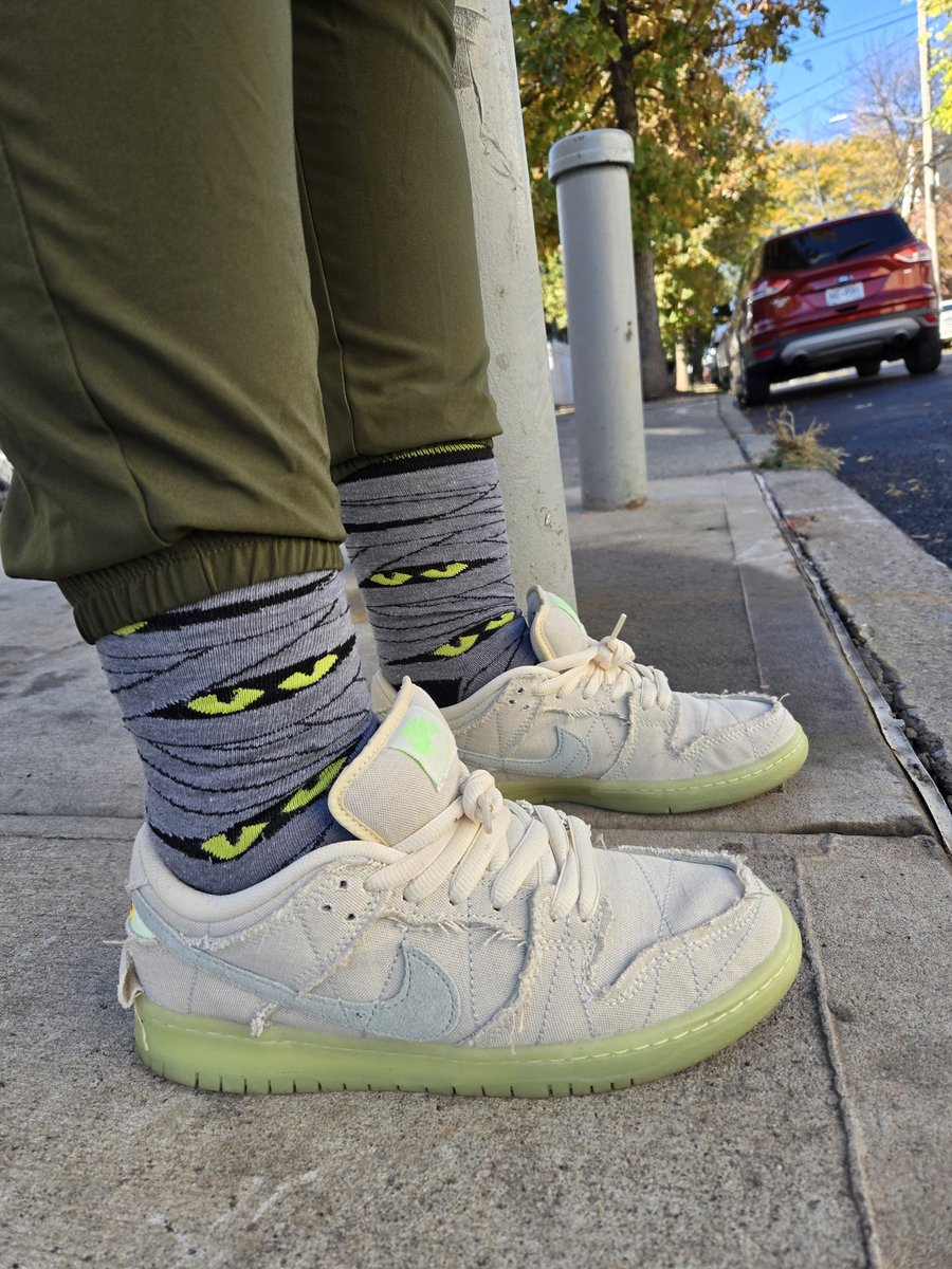 trudyspeaks's tweet image. 👟: Mummy SB Dunks 
#sbdunks #sb #skateboardingdunks #skateboard #🛹 #nikesbdunks #nikesb #sbology #nikeSBorNothing #sbsonly #nikesbsyl #snkrsliveheatingup #snkrskickcheck