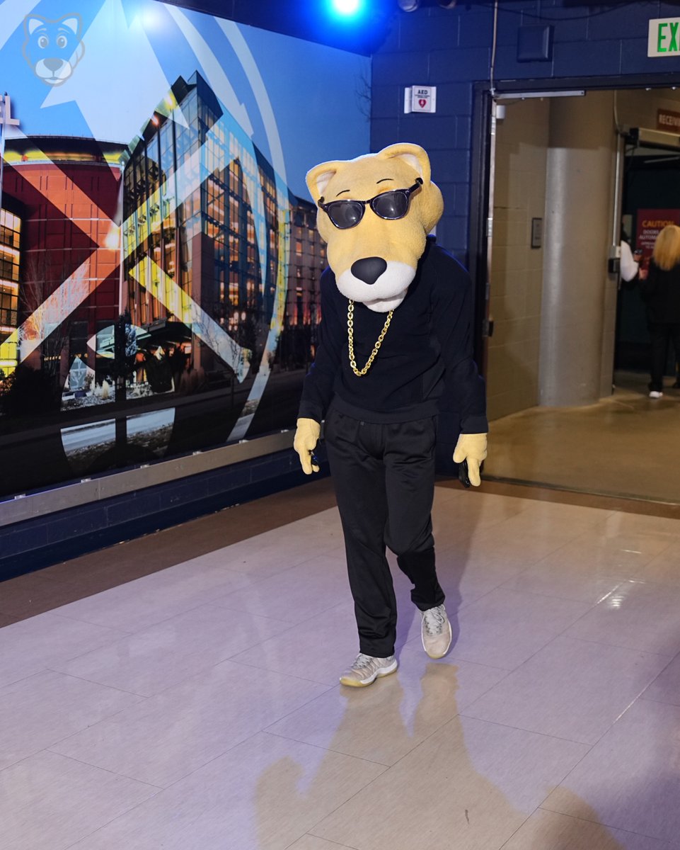 TheSuperMascot's tweet photo. Gameday fit check https://t.co/ri1iuNJeTT