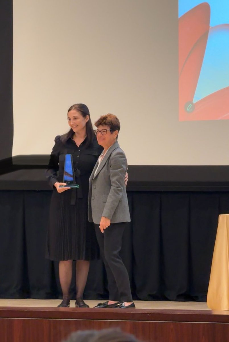 lilydaramd's tweet photo. The incredible Dr. Sarah Sheibani receives the Dean’s Award for Excellence in Clinical Care ✌️ @DeanMeltzer✌️ No surprise all! Sarah has been a role model for our faculty and fellows since she was a trainee. Her empathy, attention to detail, dedication to her patients and clinical skill are exemplary @USC_KeckGILiver #fighton @norahterrault @KeckMedicineUSC @UmaMahadevanIBD @GIDrHwang