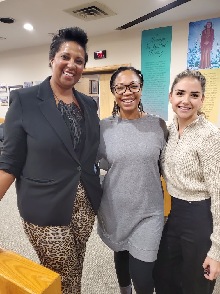 DavisJSW1's tweet image. @HCDSB Farwell to the extraordinary @BishopReding Mrs Nangle you have left your imprint on SW dept,BR&amp;amp; HCDSB.