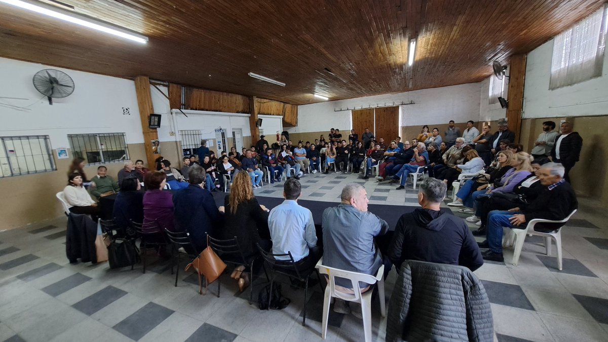 LeoBoto's tweet photo. Junto a compañeros y compañeras del Partido Justicialista  conformamos la mesa "Luján para CFK Presidenta del PJ Nacional. ✌️ https://t.co/3bykEVrfSj