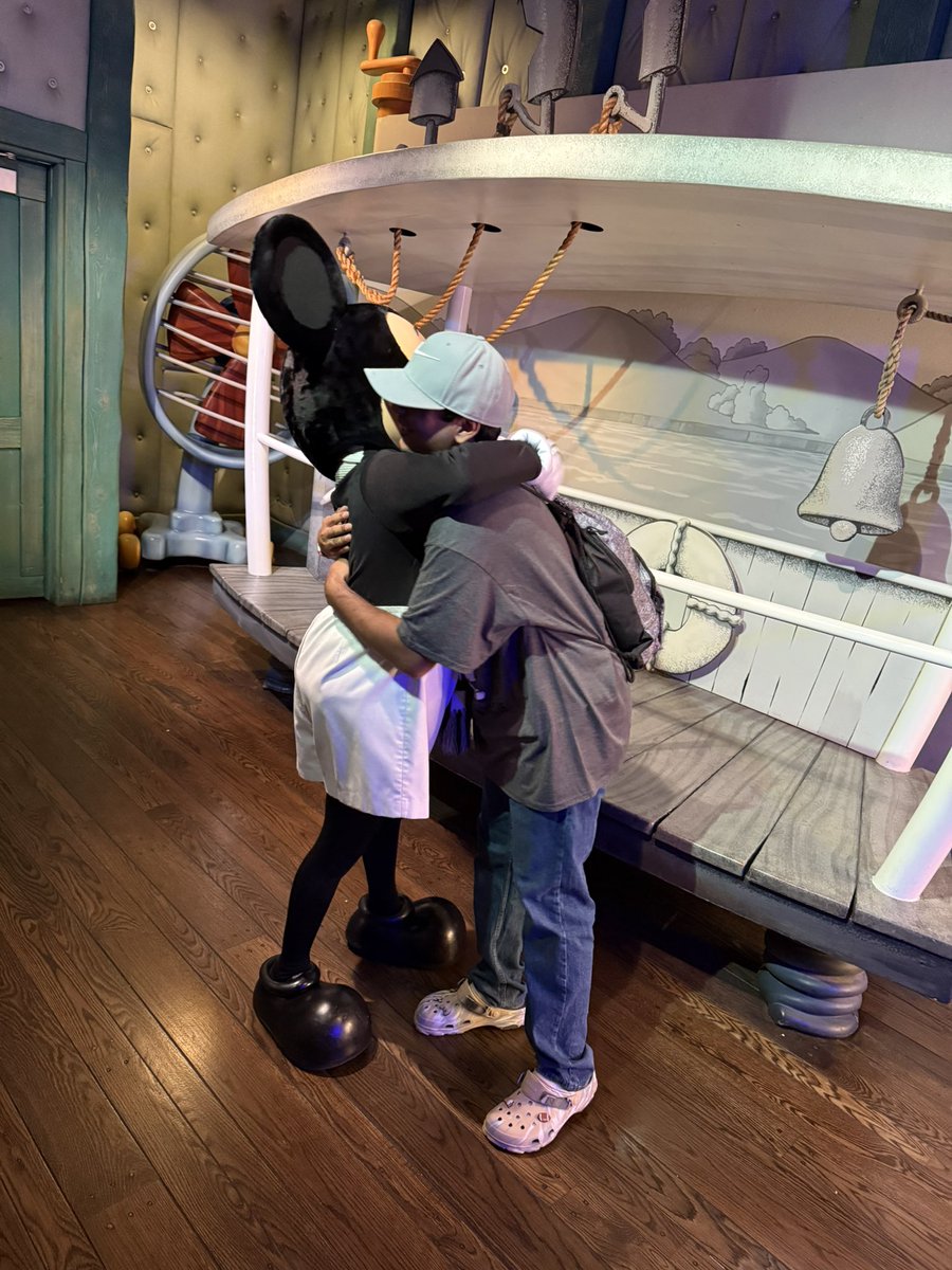 Aniz 🌙 tweet media