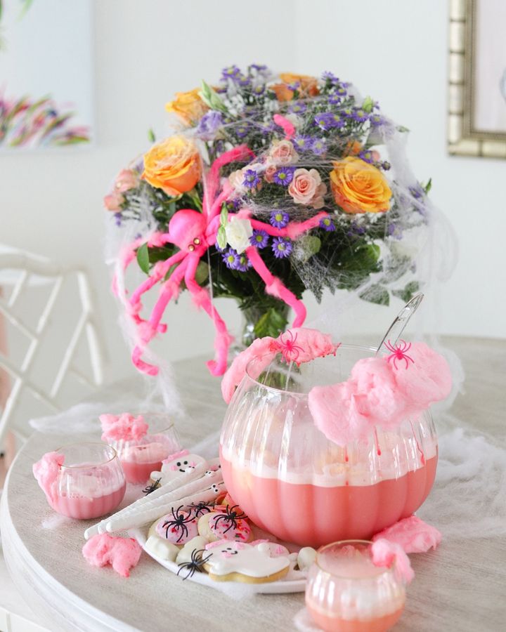 Spooky, but make it pink 🕷️💖