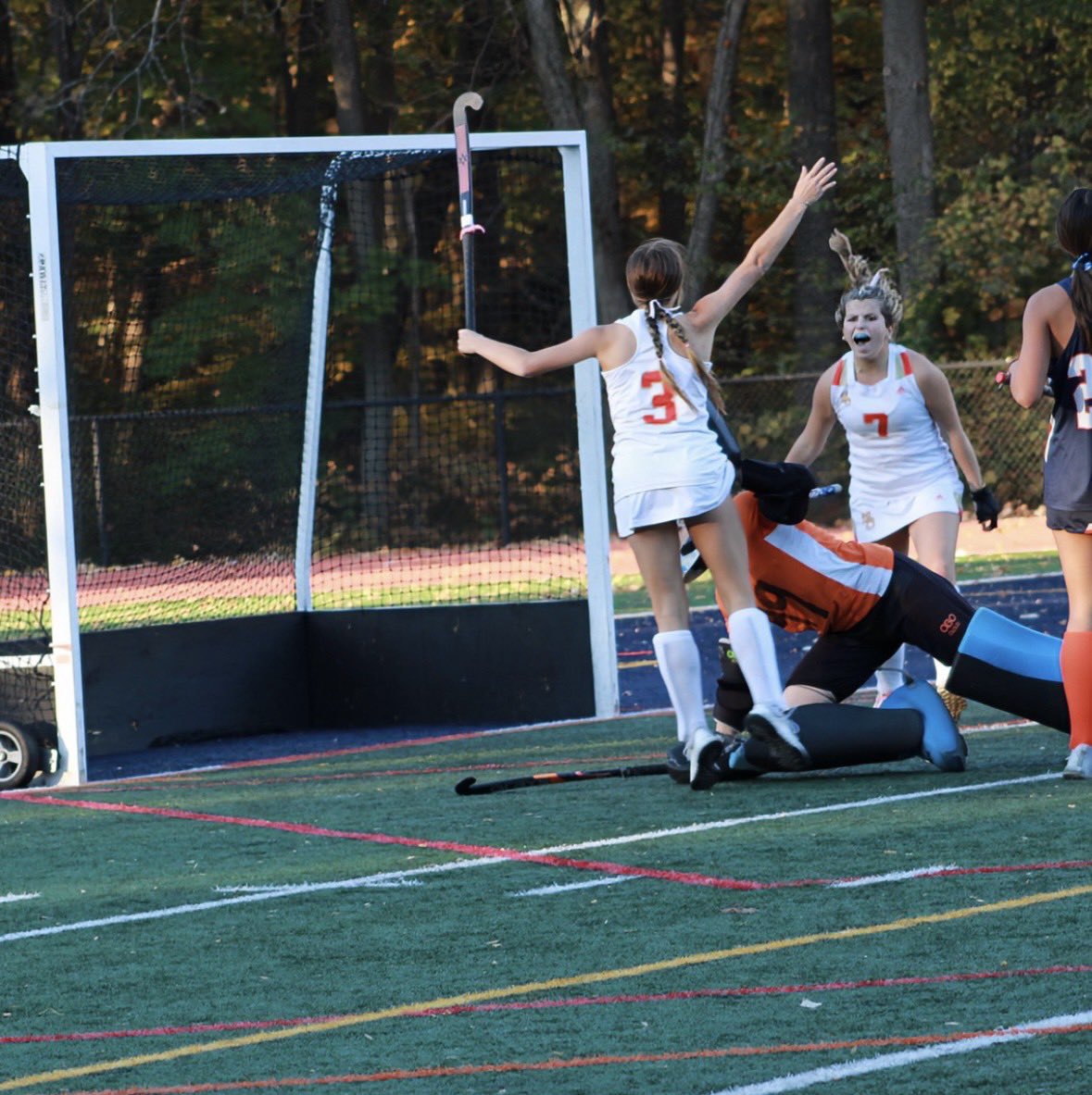 OT WIN 3-2 over Mountain Lakes to send us to the semifinals in the MCT! So proud of this team and all the hard work they’ve put in. Let’s keep it rolling, MO! 💪🏼🏑