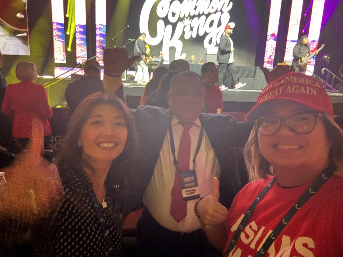 LibertyLumpia's tweet photo. Trump will win in a landslide with the ASIAN AMERICAN VOTE!!! Thankful for being a part of the movement thanks to Holly, Pastor Herman, John, and Mike!
@TeamTrump @realDonaldTrump @TrumpWarRoom @AsiansMaga @ItsJohnJose
#MAGA #AAPI4Trump #Trump2024 #TrumpVance2024 https://t.co/8elNMACCMC