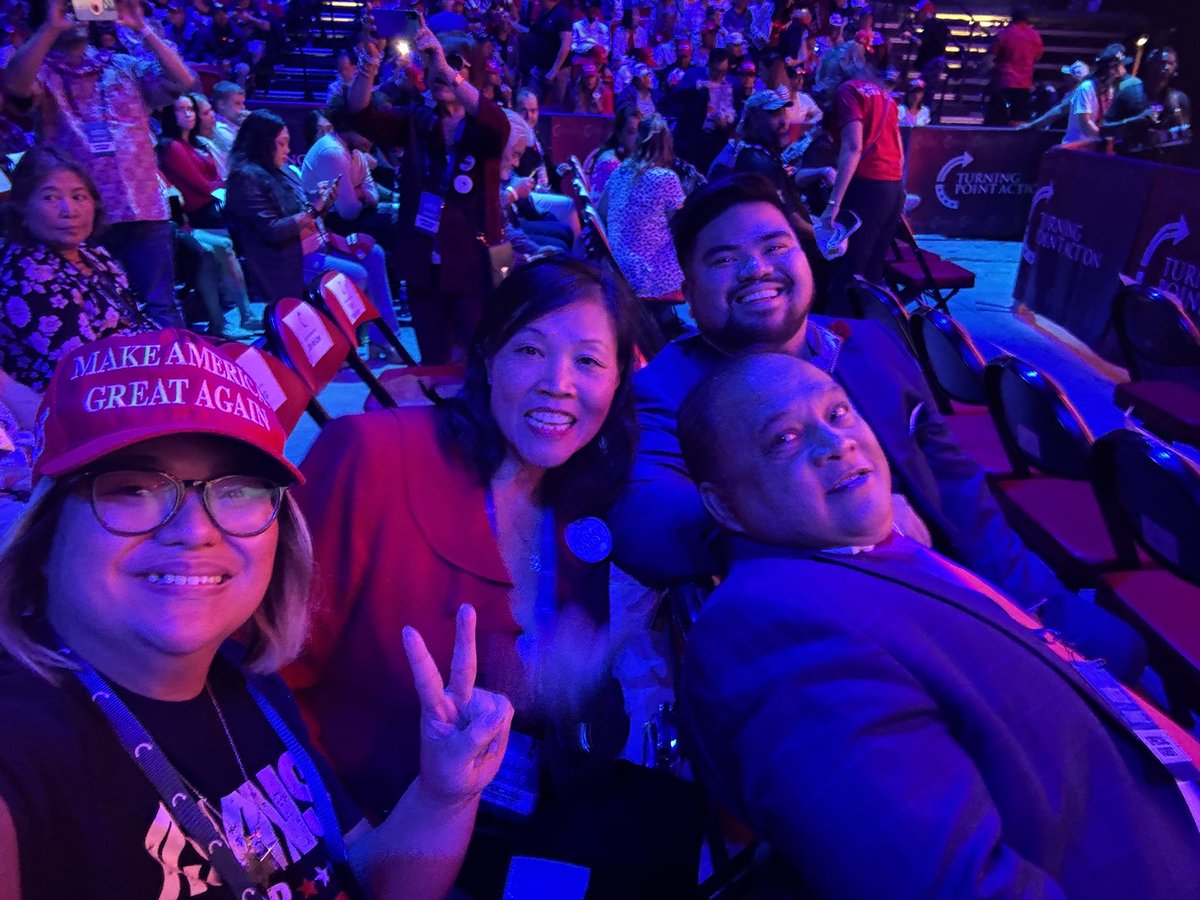 LibertyLumpia's tweet photo. Trump will win in a landslide with the ASIAN AMERICAN VOTE!!! Thankful for being a part of the movement thanks to Holly, Pastor Herman, John, and Mike!
@TeamTrump @realDonaldTrump @TrumpWarRoom @AsiansMaga @ItsJohnJose
#MAGA #AAPI4Trump #Trump2024 #TrumpVance2024 https://t.co/8elNMACCMC
