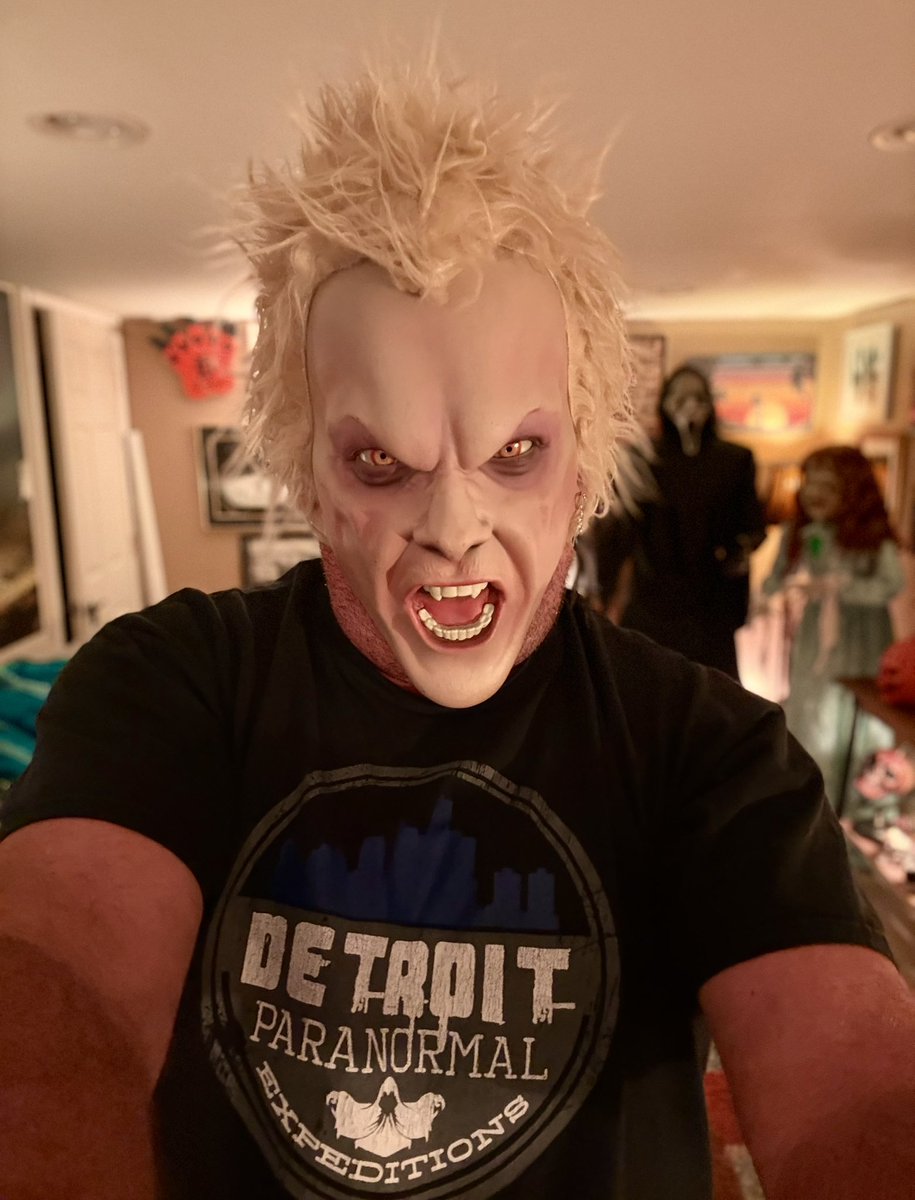 Detroit Paranormal Expeditions (@detroitparadpx) on Twitter photo <a href="/ToddBonnDPX/">Todd Bonner</a> is ready for #Halloween 👻🎃 What are you going as? <a href="/TrickorTreat831/">TrickorTreat Studios</a> #lostboys <a href="/ToddBonnDPX/">Todd Bonner</a> is ready for #Halloween 👻🎃 What are you going as? <a href="/TrickorTreat831/">TrickorTreat Studios</a> #lostboys