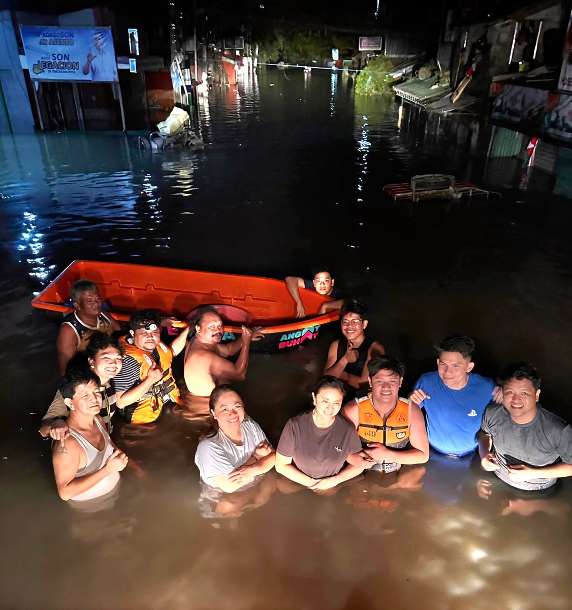 AlexBNFC's tweet photo. Dear Leni Robredo,

Stop using calamities, destruction, and the desperation of the Filipino people as backdrops for your photo ops.

PS: Also, where did you get lighting in an area with no electricity? That could be better used for search operations, you know? #KatrinaPH https://t.co/ewIN1bGDqd