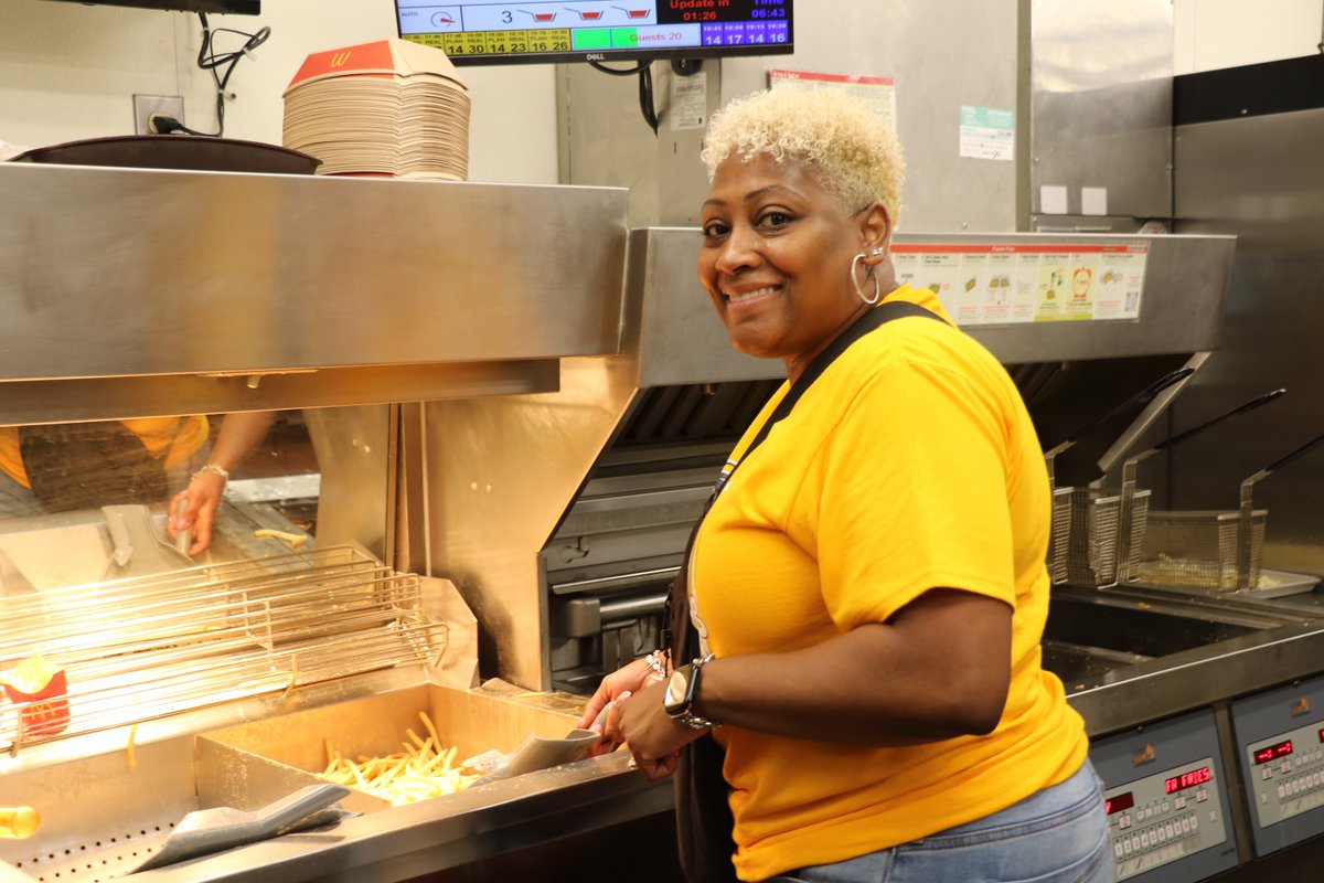 BeaumontISD's tweet image. Thanks for helping to make the Roy Guess Elementary School #McTeacherNight a huge success!