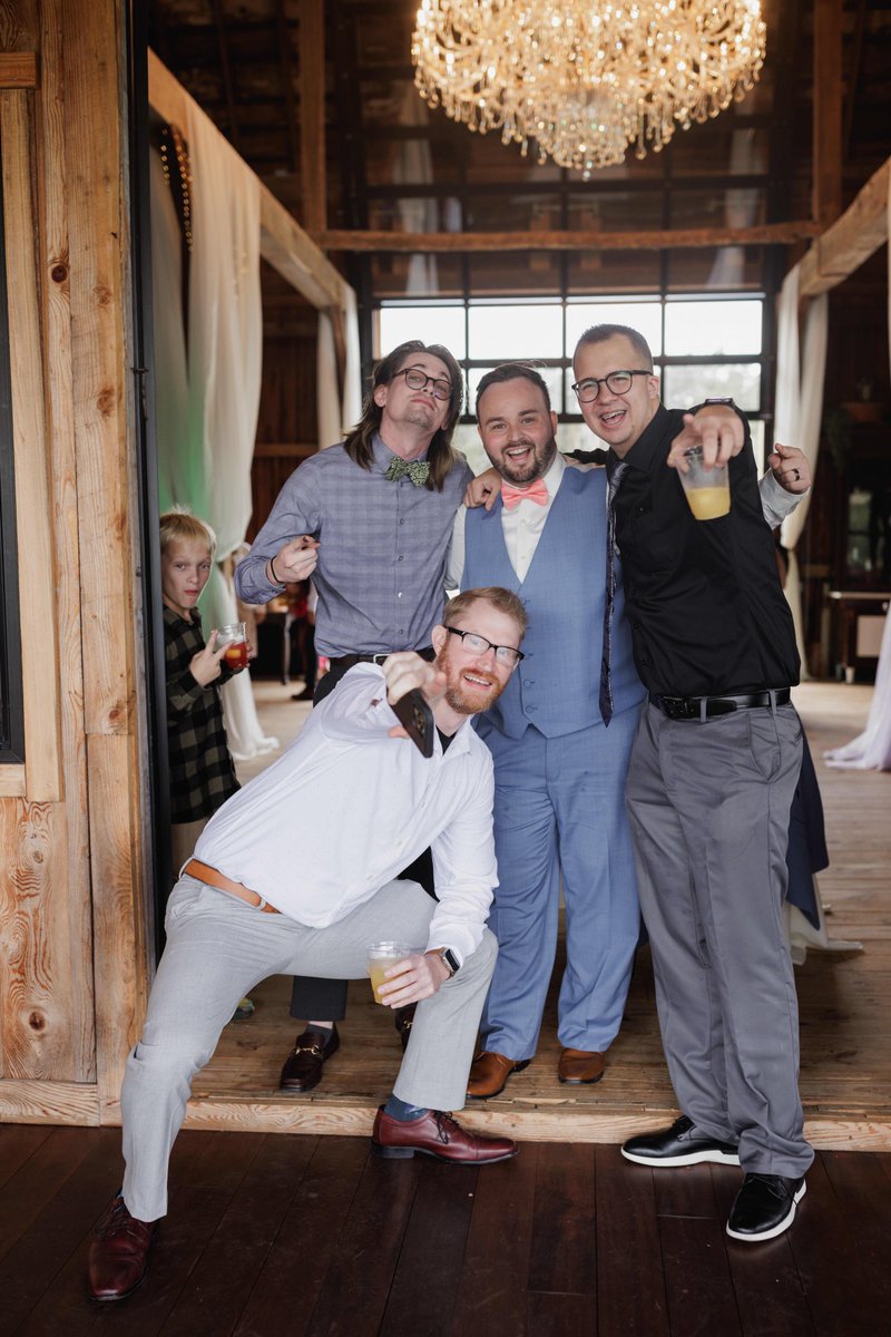 CasperSpicy's tweet photo. We met at the greasy groves. 🍔 💒 

Congrats again Josh and Kat!

Glad I was able to attend and wish you both the happiest paths forward 🧡 https://t.co/BlvAd7kLbf