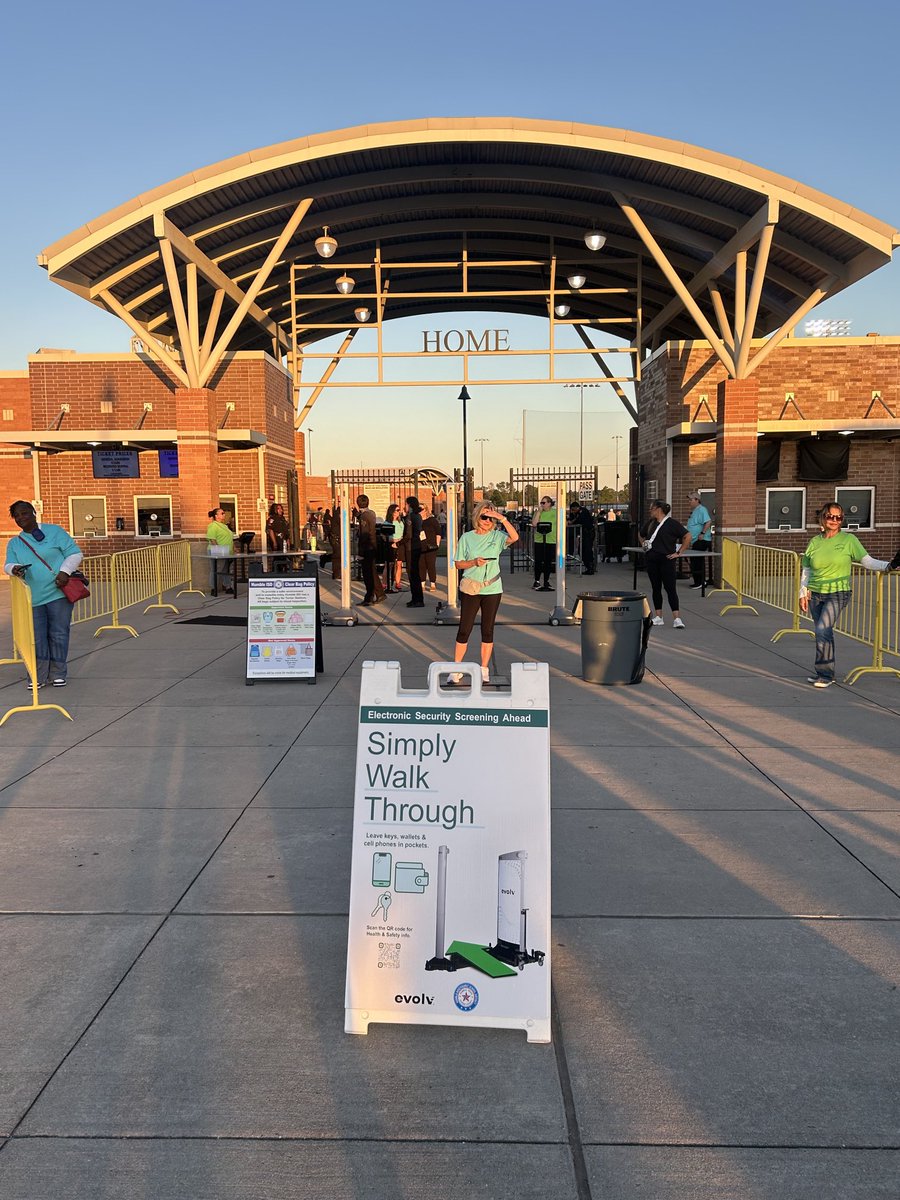 HumbleISD_Ath's tweet image. It’s 👍🏻 to be the leader in stadium safety! ⁦@HumbleISD⁩ 
Make that call to IdentiSys Inc. and ask for Jeanine!!
#whywait
#feelsafe ⁦@IdentiSys_Inc⁩