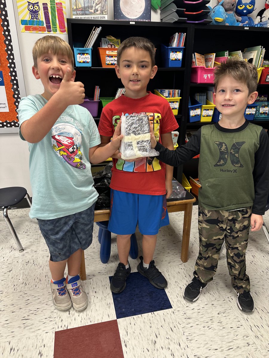 SCEJansen's tweet photo. We had a great time learning about penguins! We learned how to build a habitat with good insulation so our ice cube penguin will not melt! Testing the penguin ice cubes tomorrow! 🐧#wsdlearns #scesoars https://t.co/LfQkHiGSiY