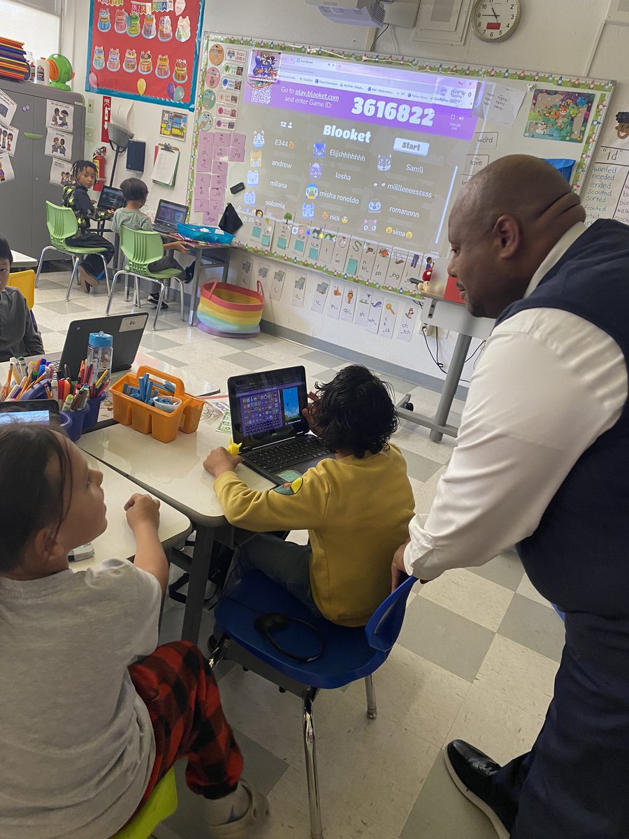CCCS_School's tweet image. Fall visit from @GCC_Charters Superintendent @gcc_jsample . We loved showing him all the amazing things we are doing with learning!  #gcc_charters #cccstk8 #phoenixes #ckh #pbis #gcc_teamup