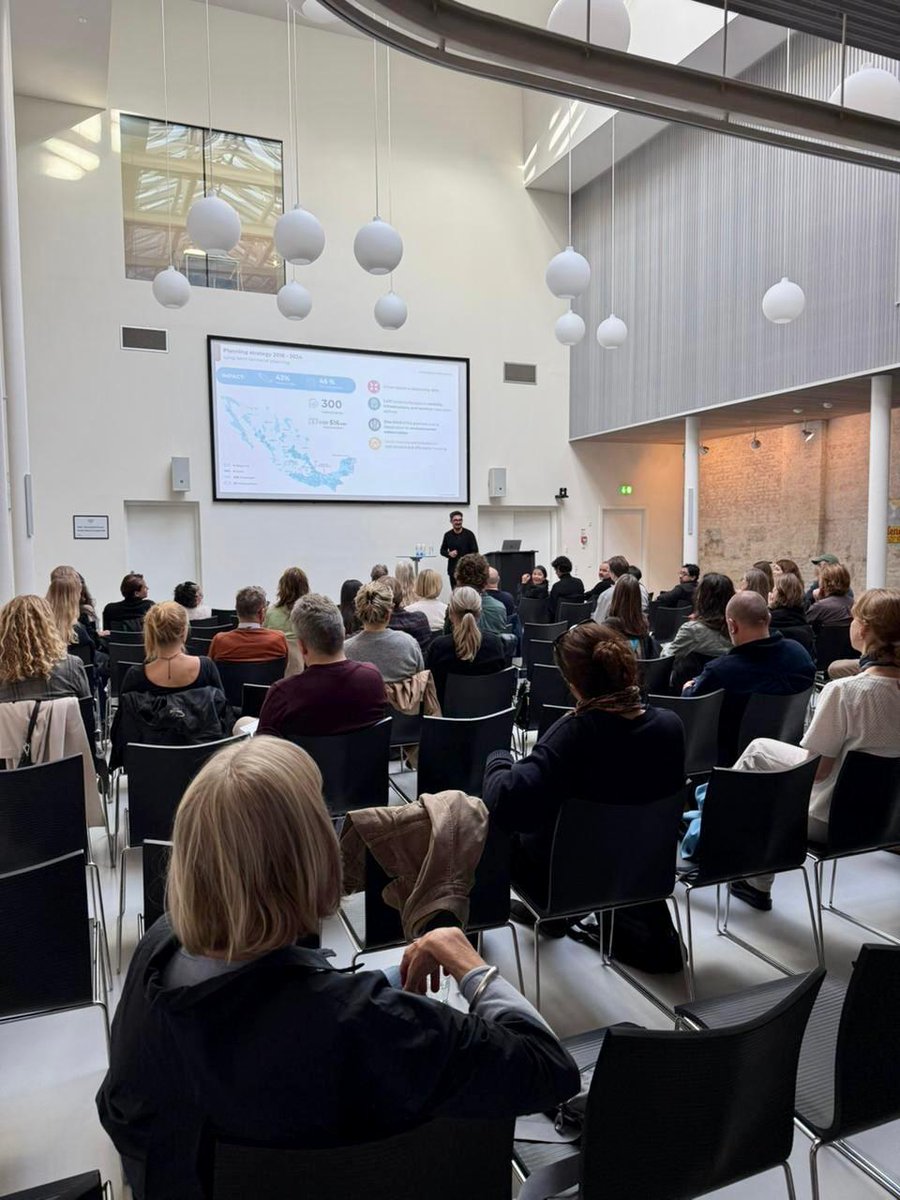 Estuve en la Asociación de Arquitectos Daneses en Copenhague, como parte de las actividades de difusión del #ObelAward. 

Nos invitaron a compartir lo que hicimos en 🇲🇽 en los últimos 6 años en mejoramiento urbano y planeación. Hacer 1,300 obras en ese periodo tan corto ha sido