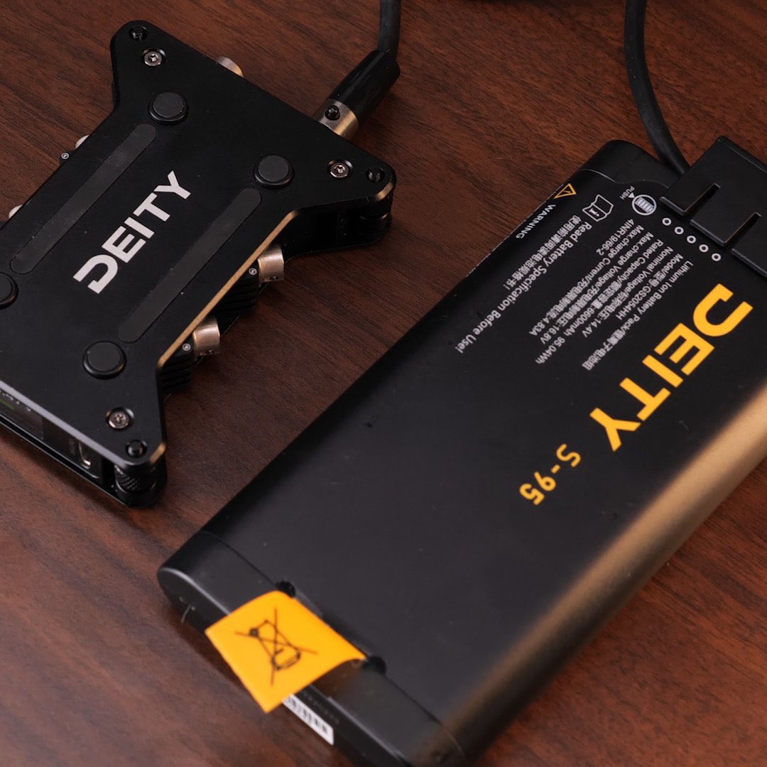 deitymicro_jp's tweet image. 超小型なバッテリーディストリビューター、SPD-miniが登場！！

🔋5つのHirose互換出力
🔌TA4 &amp;amp; USB-C電源入力対応
📊スマートバッテリーテレメトリ表示
💡10W USB-C出力
🔗SRD-miniとのケーブル不要の接続可能

#deity
#deitymicrophones