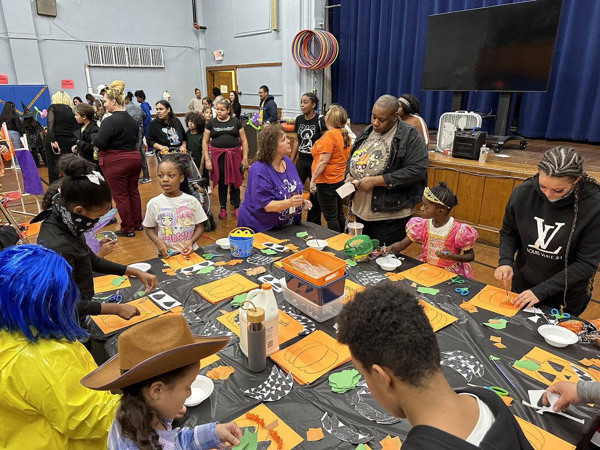 Caroline LeStrange tweet media