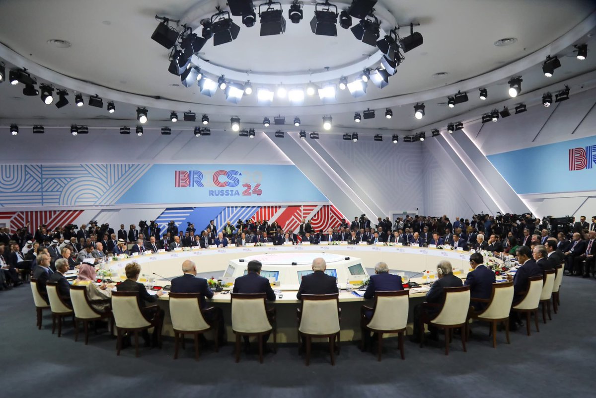 Nuestro Estado Plurinacional de #Bolivia da un paso fundamental para su ingreso a los #BRICS, al haber sido comunicados de la aceptación de los países miembros para ser un Estado Asociado. Estatus que ha sido considerado en el marco de la XVI cumbre, reunión llevada adelante en