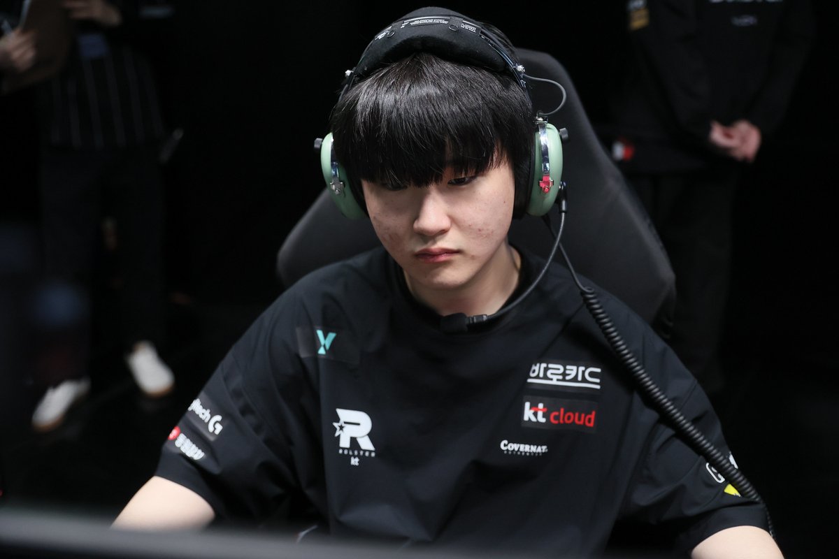 Reading Zinie's namu wiki and I realized average Tier 1 enjoyers should know the reason behind the insane hype of a talked about midlaner from the LCK CL scene.

Here is Zinie, the MOST DECORATED CHALLENGER TO HAVE EVER EMERGED IN HISTORY.

 🧵