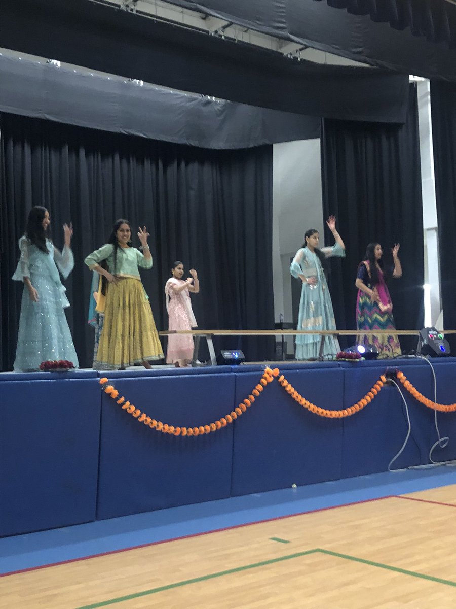 msvale1's tweet photo. Celebrating Diwali 🪔 at @TribuneDrive this evening! It was wonderful to see all of the families come together. https://t.co/qyrbgk43th