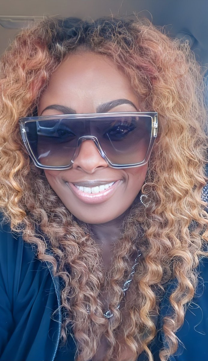 MISSLADYBLUES's tweet photo. AIN'T NOTHING LIKE THE REAL THING..... #Period
#MissLadyBlues #GoodWoman #BetOnBlue #SuperDopeGirl #FineAndFit #ILoveThisBody #Smile https://t.co/JuMVWlPgNC