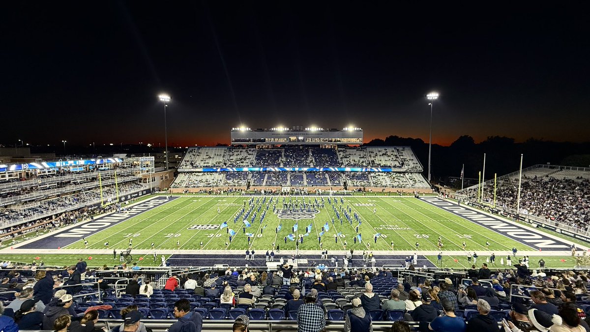 cfbcampustour's tweet photo. S.B. Ballard Stadium from all angles 📸

📍 Norfolk, VA
🏫 @ODUFootball 
🕰️ Opened in 1936 (reconstructed in 2019)
🪑 21,944 seats

#ReignOn 🦁 https://t.co/LOX6nEPY7Y