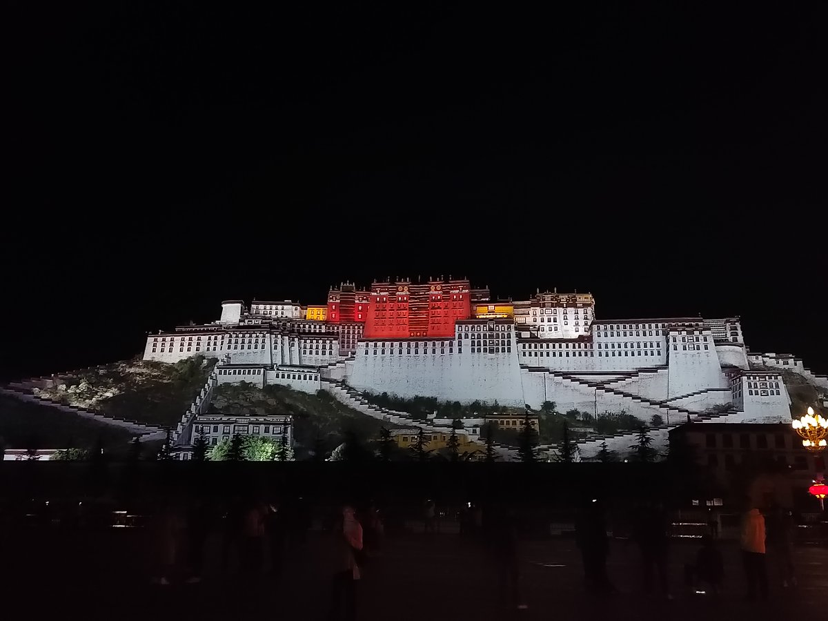 ReadW1003's tweet photo. 总要去趟西藏吧，看看文成公主去往的地方 https://t.co/ZZj7QfZc4U
