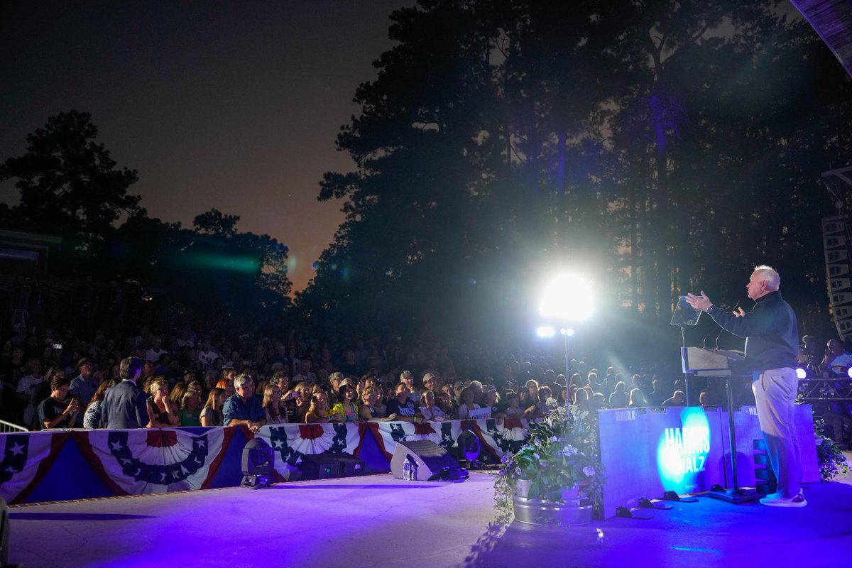 Tim Walz tweet media