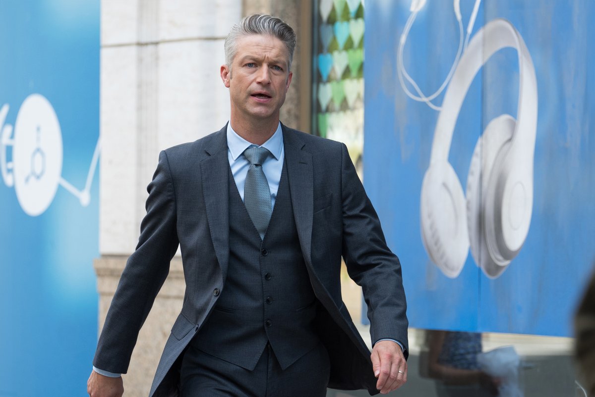 lawandordertv's tweet photo. Carisi is the definition of a legendary girl dad. ❤️ #SVU https://t.co/mnTkrNLss9