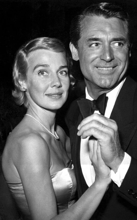 TimeMachineHQ's tweet photo. #CaryGrant with wife #BetsyDrake...🤍 https://t.co/Nf2jp3Nl8U