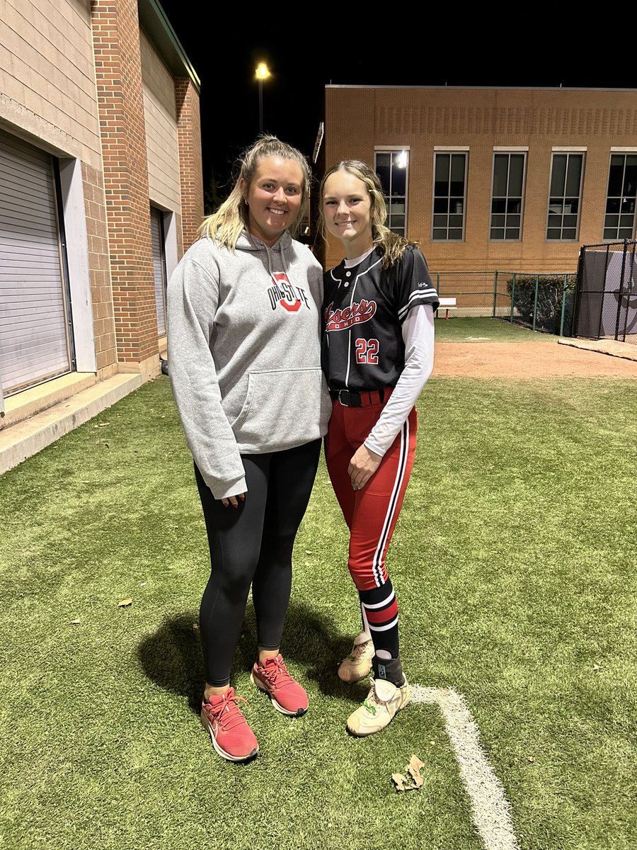 Had an awesome night tonight at <a href="/OhioStateSB/">Ohio State Softball</a> pitching clinic !! Thank you <a href="/CoachCourtOSU/">Courtney Vierstra</a> for the instruction !! I hope to be back in the winter for a camp !! GO BUCKS !! 🙌🏻 <a href="/ohiolasersred08/">Ohio Lasers Red 2026/2027</a>
