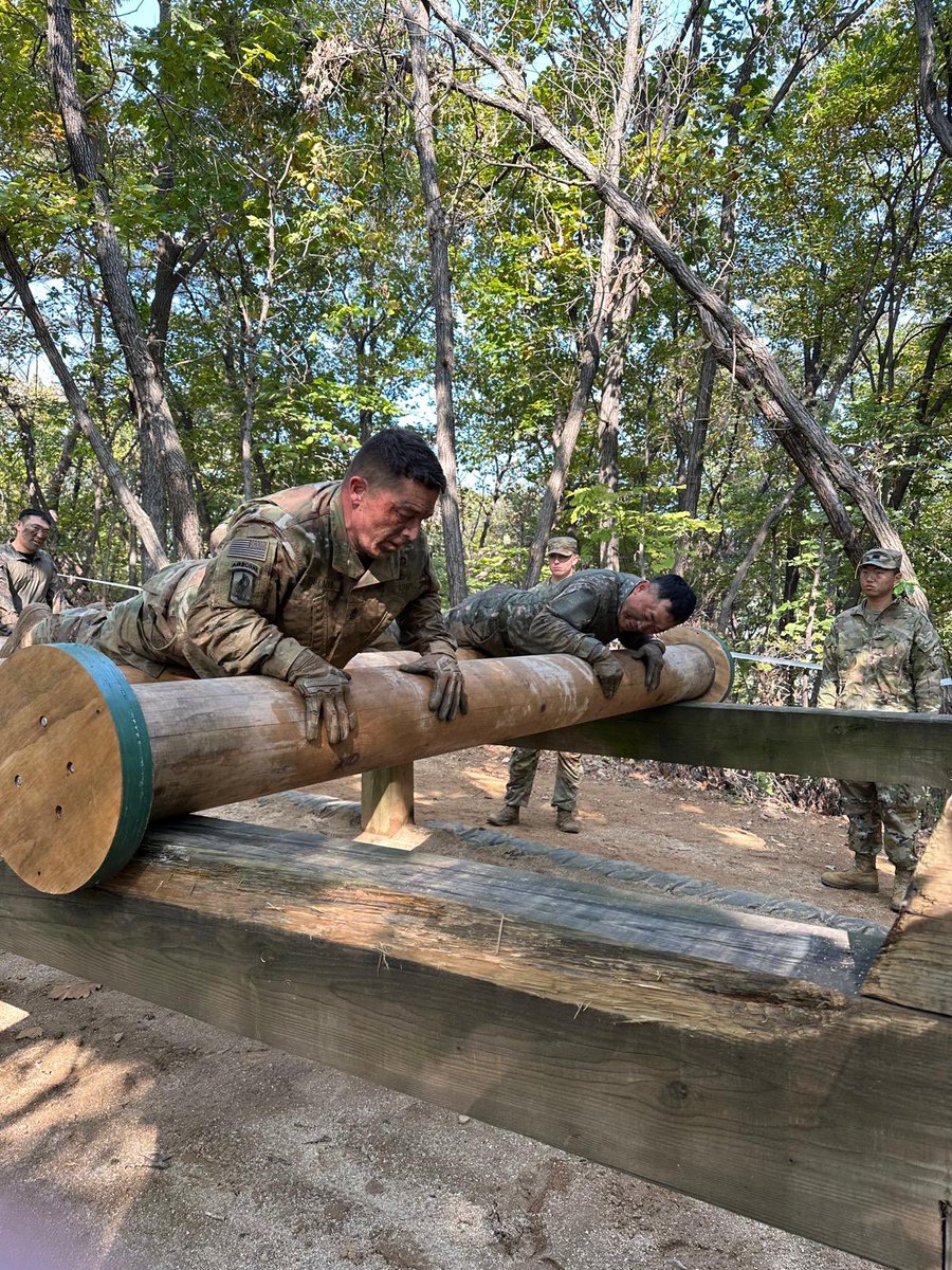 168thMMB's tweet photo. 1SG Bollman and other Powerhouse and U.S. and Republic of Korea senior enlisted leaders continue to sweat during the #MangudaiChallenge at Rodriguez Live Fire Complex, Oct. 23, 2024. @EighthArmyKorea @2INFDIV @ROK_MND https://t.co/1vo0H9Pst8