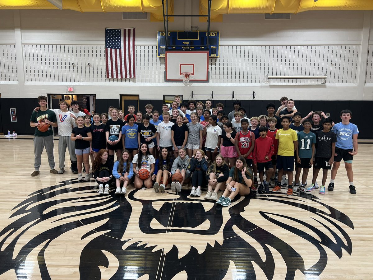 DEastHoops's tweet photo. Another great 3v3 League!! Thanks to all who signed up and @DASD_LMS for hosting!  Shout out to the boys basketball players who volunteered their time to build connections with future Cougars!! Also, thanks to @deastgirlsbball and Coach Domsohn for working with us - always fun!! https://t.co/WvjVhSM6th