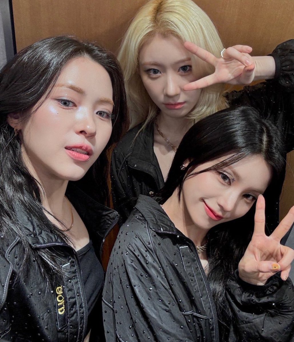 𝑨𝑑𝑖𝑤𝑎𝑛𝑔𝑠𝑎, 𝐒𝚊𝚕𝚢𝚗𝚎✨ tweet media