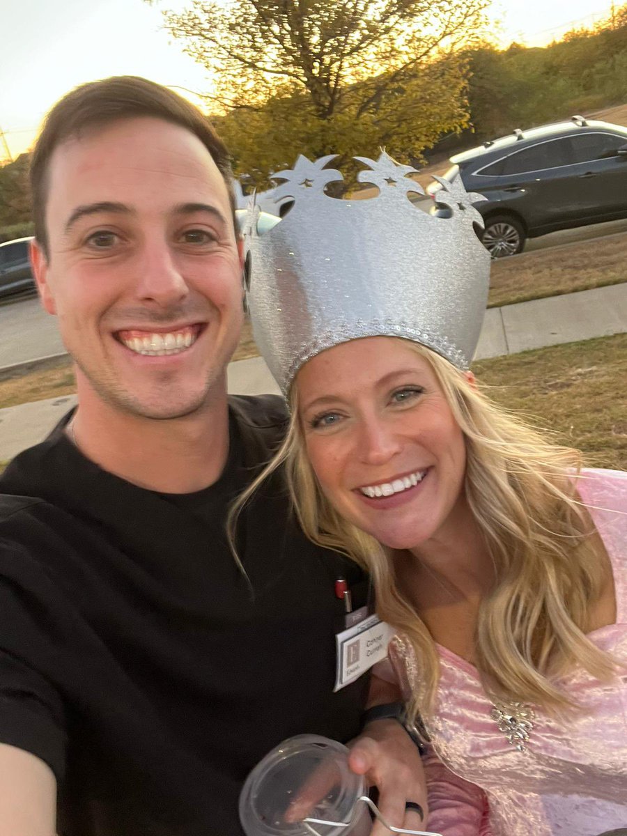 Fun night making memories at Trunk or Treat! #NoPlaceLikeLee 💙💚