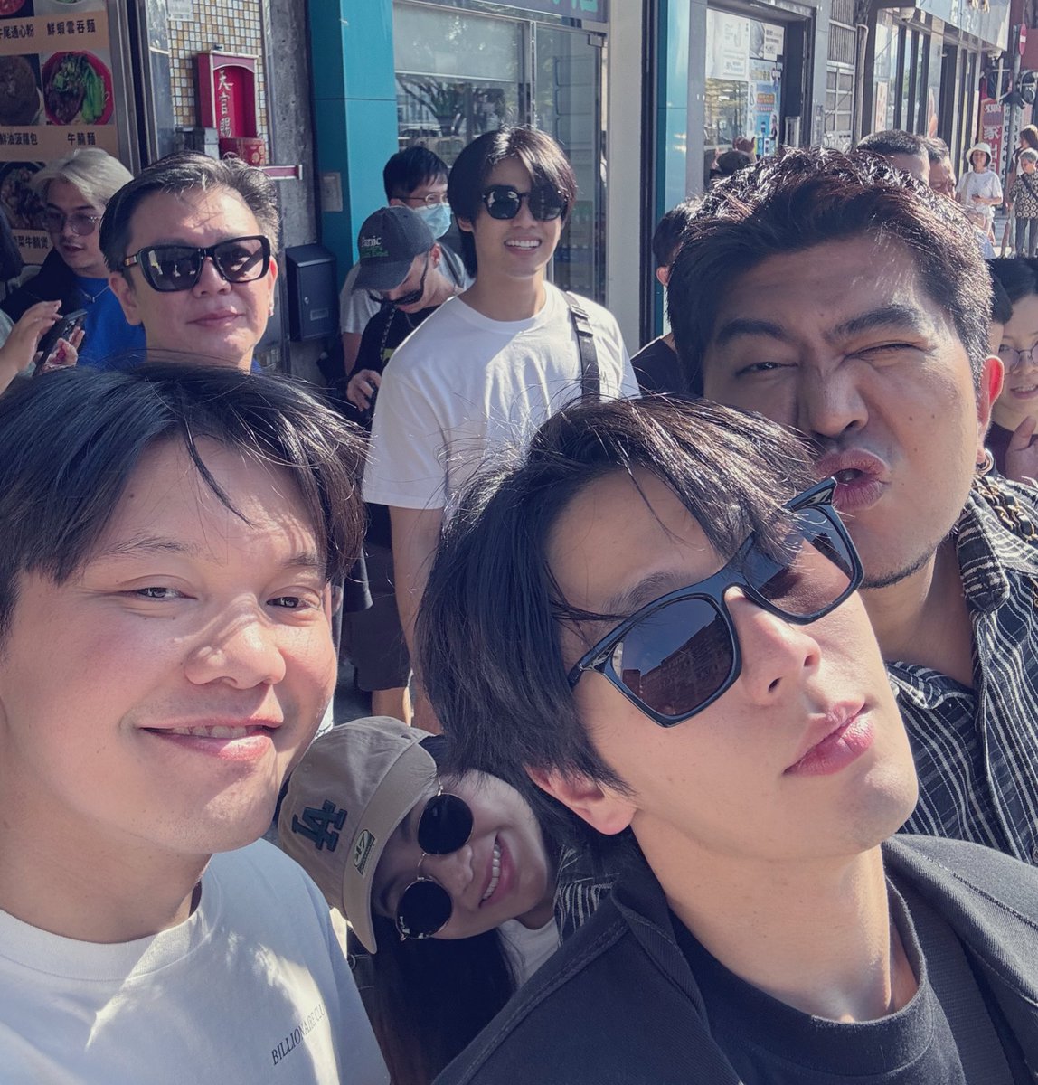 justinsotangkur's tweet photo. ไหว้อาม่า ขอพรอาม่า
ขอให้น้องอัพ น้องภูมิ และทีมงาน
มีความสุข ประสบความสำเร็จ
กิจการร่ำรวย น้องชายทำบ้านสำเร็จ
เพื่อครอบครัวที่รัก

ขอให้กิจการทำมาค้าขึ้น 
ได้งานดีๆ พบเจอคนดีๆ เฮง เฮง เฮง
ปัง ปัง มีพรีเซนเตอร์เข้ามา 
ประสบสิ่งที่ดีงามนะครับ 🤍

#Uppoompat #Poompps https://t.co/hU3Fk4MX4U