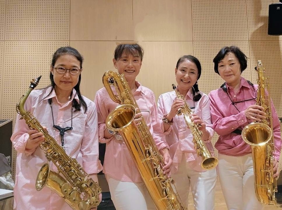 開催中のかわさきジャズ
公募枠で明日演奏します🎷
場所は生田緑地（最寄り駅
向ヶ丘遊園）14:00〜
全国緑化フェア会場内のステージです🪴曲はJAZZあり昭和歌謡ありで楽しめますよ🥰