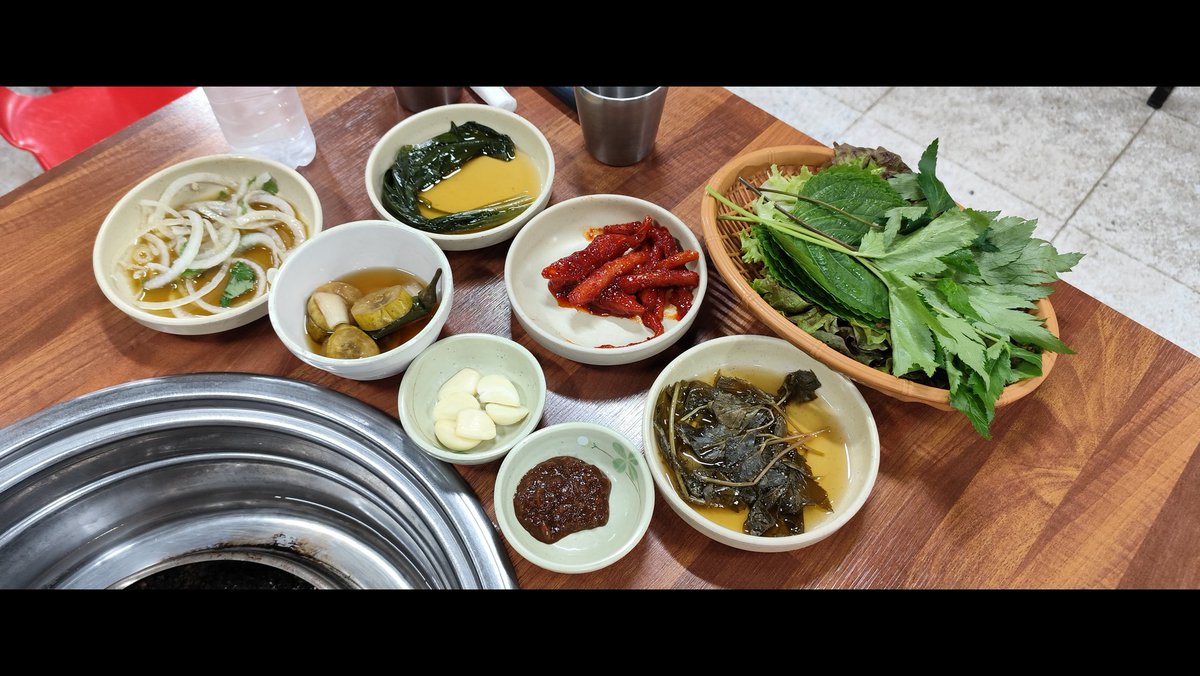 잡내가 하나도 나지 않는 닭을 질 좋은 숯불에 직화로 굽는데 맛이 없을수가!!!! #탑골가든 #광판리 #강원도