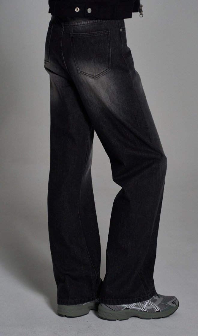 #RT이벤트 with ELLIOTI

가을코디 상•하의 세트로 옷 받자!
어그부츠 코디는 엘리오티로 고민 해결!

1. 이벤트봇 팔로우(<a href="/todaymonotone/">무채색 패션 이벤트 봇</a>)
2. 리트윗
3. 당첨자 3명 
4. 결과 발표 10/30(수)
    : 당일 연락 불가 시 재추첨 > DM

니트
ellioti.com/Top/?idx=784

데님팬츠
ellioti.com/Bottom/?idx=734