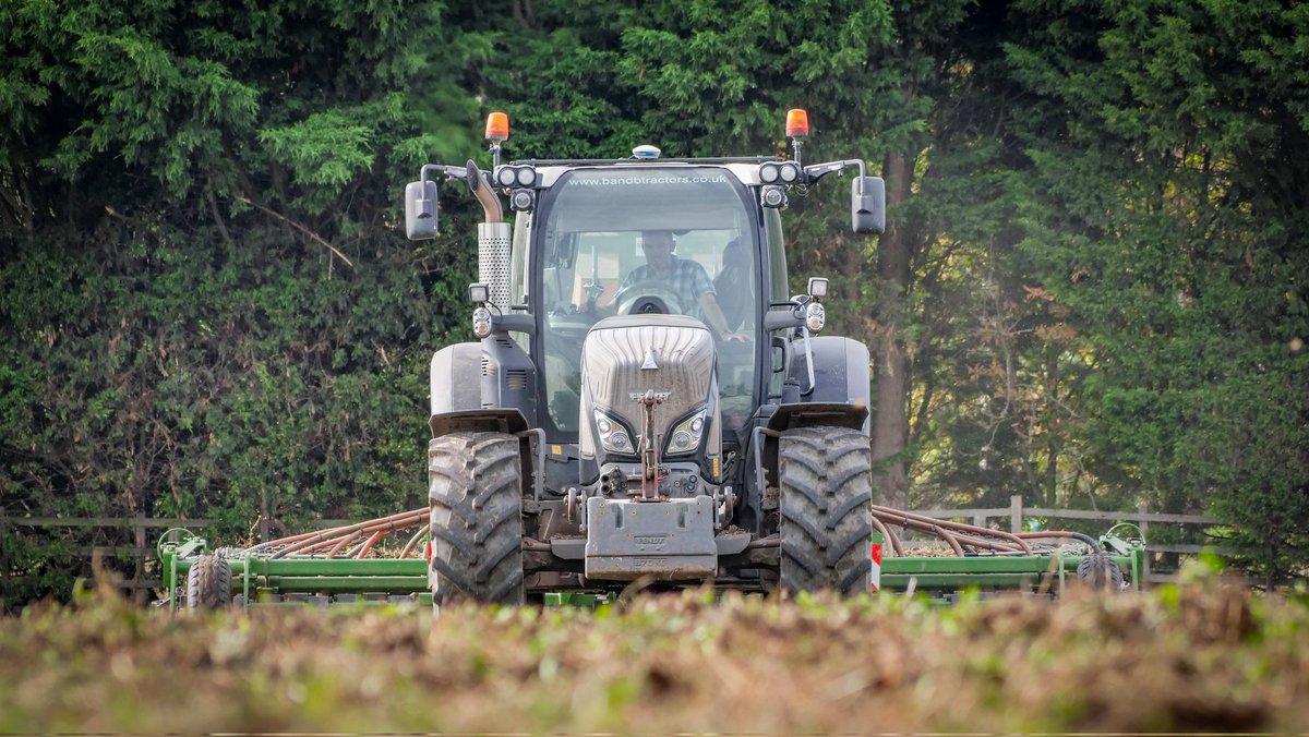 Fendt fan Friday with this Black Beauty Fendt 720 slotting some corn 

#fendtfanfriday #fendtpower #fendtpower #farming #planting #drilling #farming #farmingphotographydaily #archersview