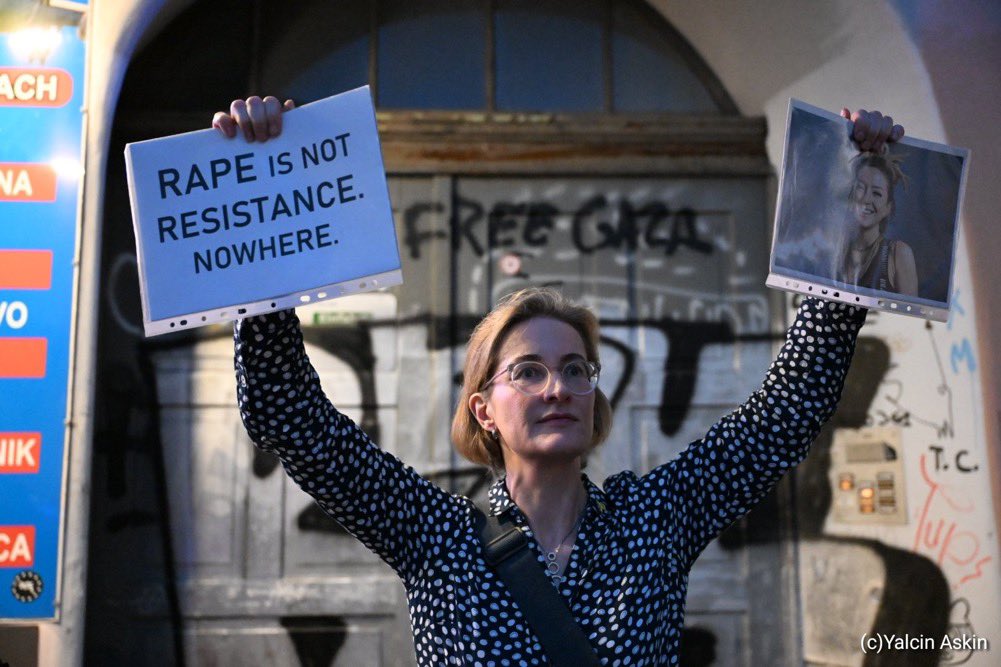 Es gibt keinen einzigen Grund, ein Musikfestival zu überfallen und junge Menschen zu massakrieren. Null.
#October7thMassacre 
Der angebliche Freiheitskampf führt über Frauenkörper! #RapeIsNotResistance  #FreePalestineFromRapists