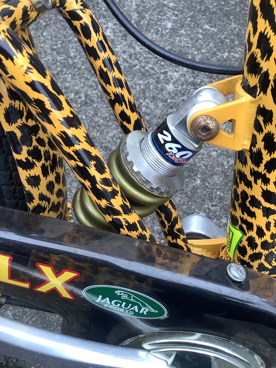JagNeko350R's tweet photo. 今日はこっちのJaguar𓃬🇬🇧 ( ܸ ⩌⩊⩌ ܸ )
サス付きで乗り心地も⤴︎︎⤴︎ ჱ̒^ᴗ.ᴗ^ ♩
#Jaguar
ジャガー
#JAAAAG https://t.co/KbJAktXg5H