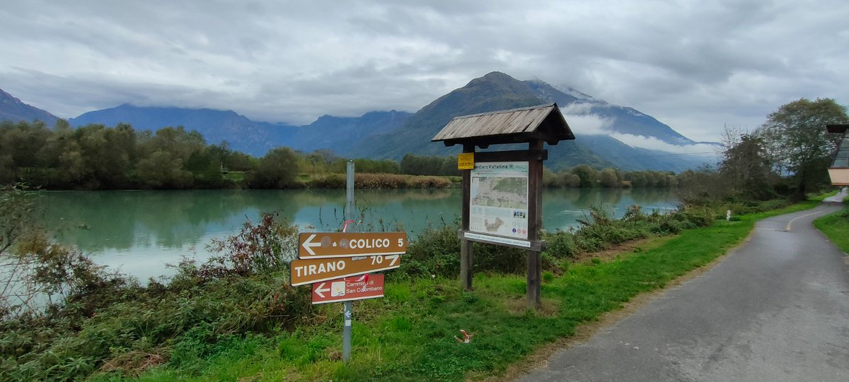 KaliTravel's tweet photo. Country walk in Italy
#Colico
#fingerpostfriday https://t.co/z85Xk3u4Mv