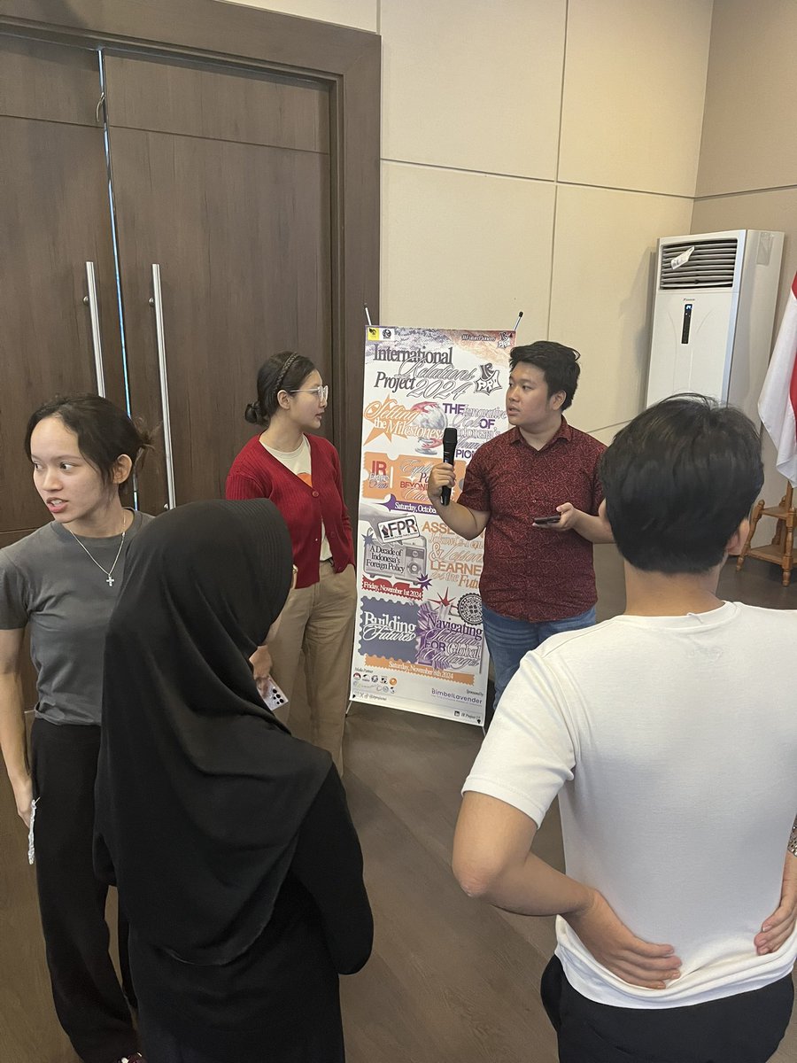 IR Project UI tweet media