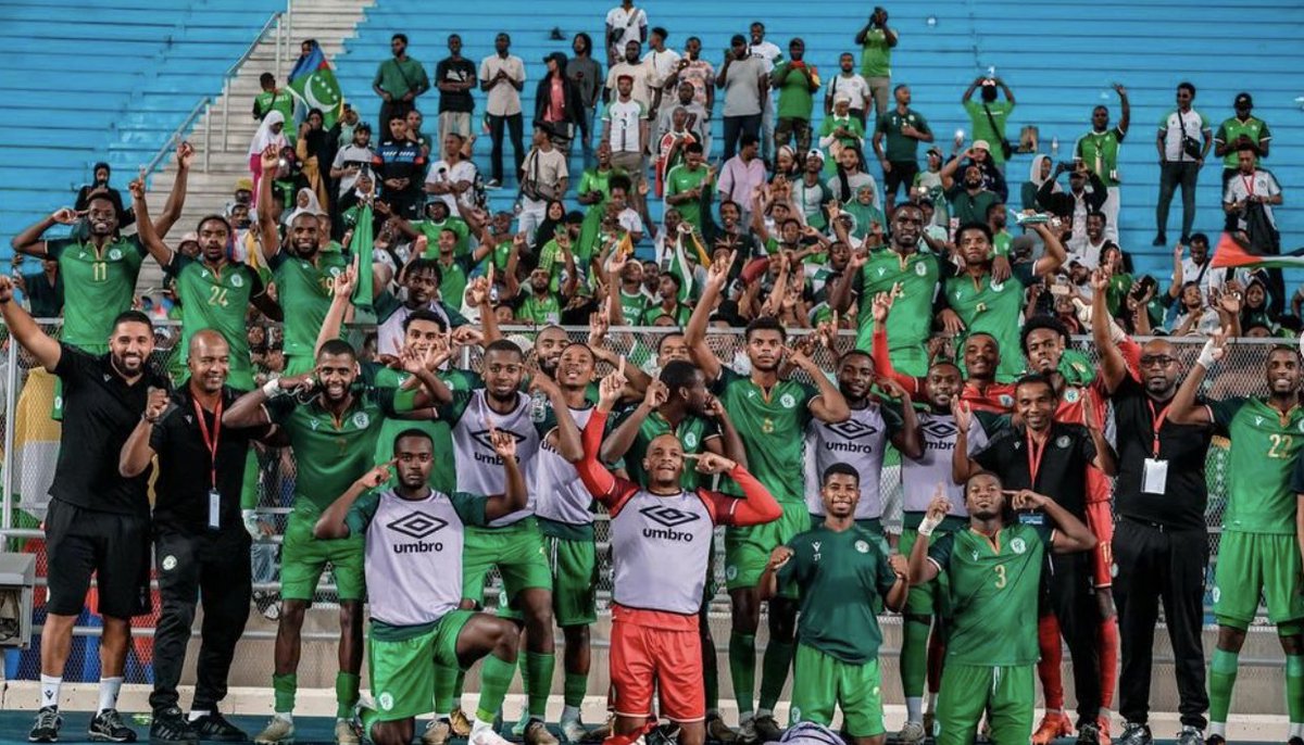 Félicitations aux Coelacanthes pour leur impressionnante progression de 10 places au classement #FIFA. Votre détermination et votre talent font honneur à notre pays. Vous êtes une inspiration pour nous tous.  Continuez à briller sur le terrain.  #Cœlacanthes 🇰🇲