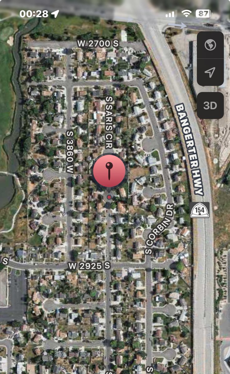 SLCScanner's tweet image. #PerpSearch 2800 S 3825 W. #WVCPD were pursuing a vehicle on the valleys westside. The vehicle was sp1ked and lost all 4 tires. The suspect drove into a neighborhood and bailed on foot at Millet Circle. #Drones and #K9s are on scene from outside agencies assisting.