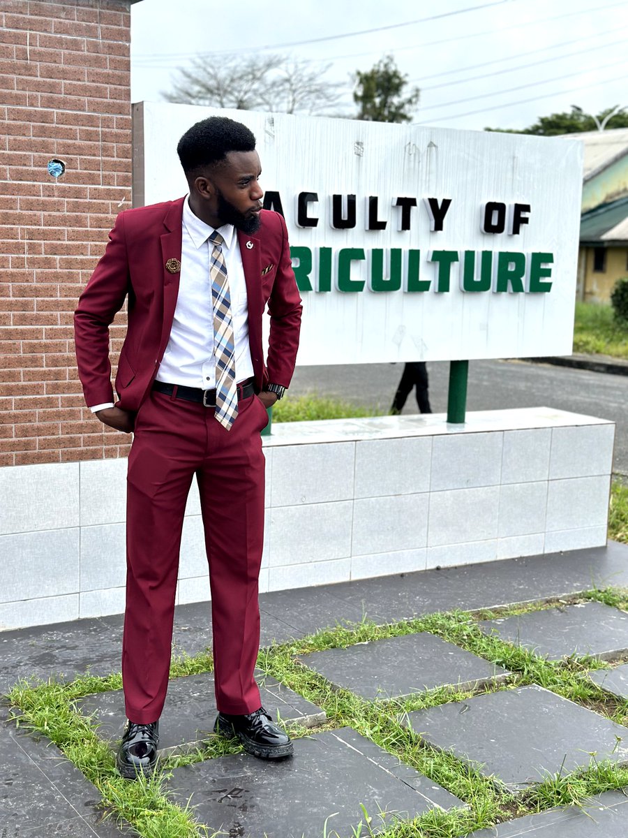 MarvinUmunna's tweet photo. Pictures from my final year project defense📸 🎓😊.

Farewell Department Of Agricultural Economics
Outfit inspired by Barcelona 4-1 victory against Bayern Munich
 @akinwale_cfi https://t.co/CLYHQnfDnj