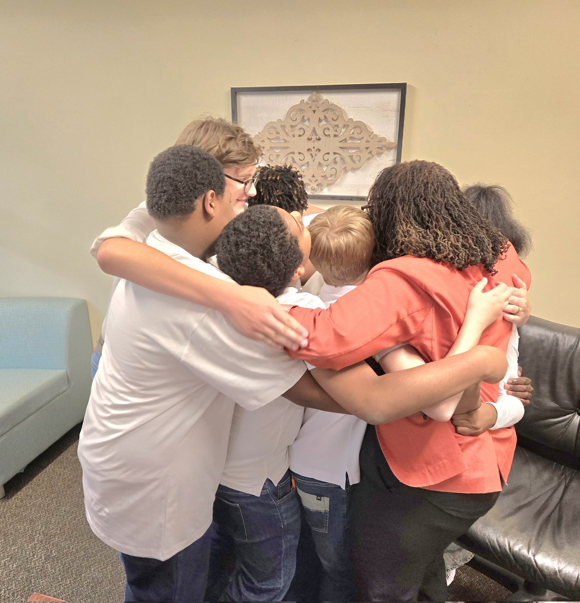 Principal Silas receives a group hug from our scholars, and there's no better way to celebrate National Principal's Month. Our scholars are so loved at Herschel Jones Middle School.
#We❤️PrincipalSilas
#TigerSTRONG💛🖤