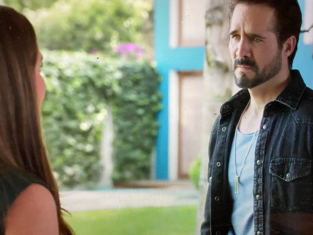 Uy #Aidé ya investigó a #Tino y no lo quiere contratar y ni volver a ver <a href="/JoseRon3/">José Ron</a> <a href="/AriDiazz/">Ariadne Díaz ✨</a>