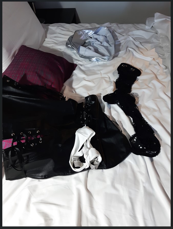 sophi_theslut's tweet photo. Oh i have an idea for the shy ones.
For those that retweet this post I will chat to you about what you want to see in my up coming photoshoot.
#retweetreward #upcomingadenture #photoshoot #sissy #nerdyslut https://t.co/rsuSVPdVqS