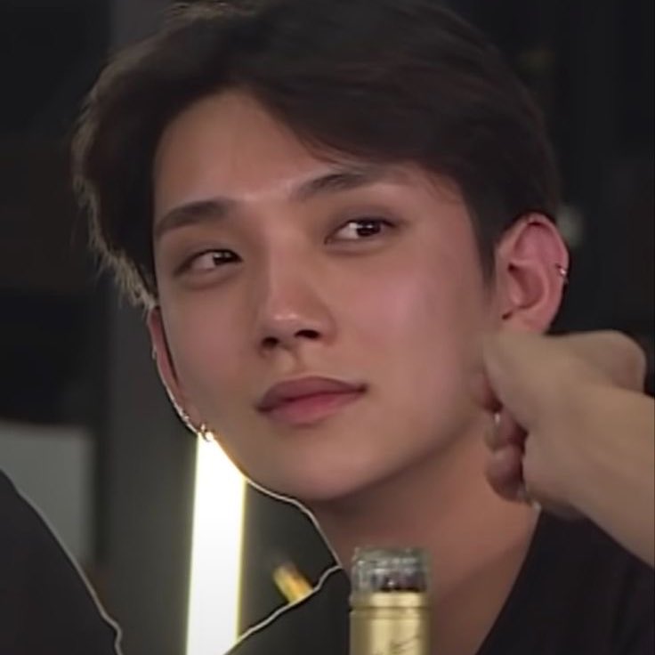 u don’t understand bare faced joshua hong is so gorgeous look at that pretty face &amp; smooth skin GOD HES SO BEAUTIFUL !!!!!!!!